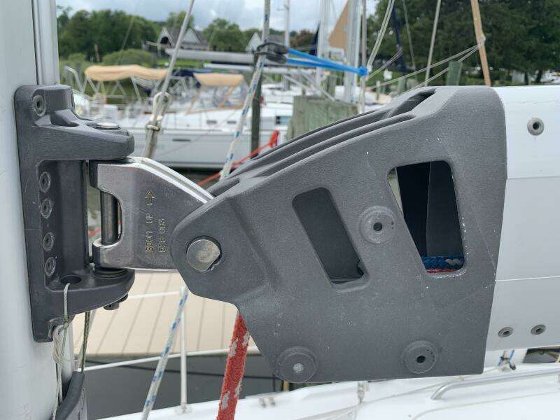 2009 Hunter 45 Deck Salon