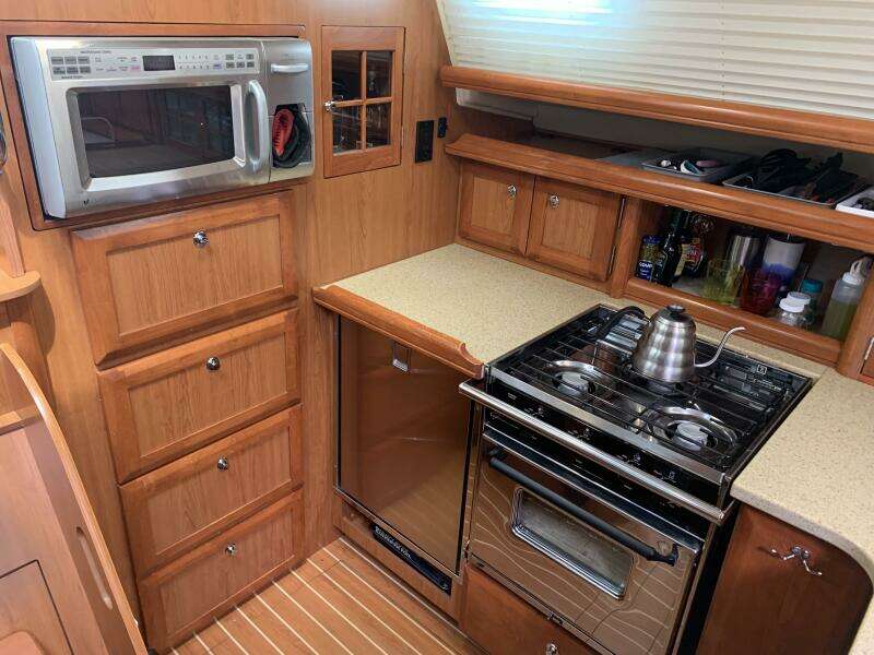 2009 Hunter 45 Deck Salon