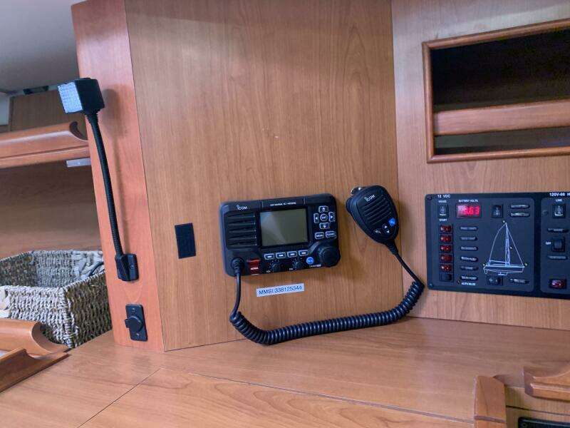 2009 Hunter 45 Deck Salon