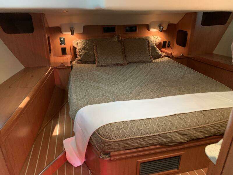 2009 Hunter 45 Deck Salon