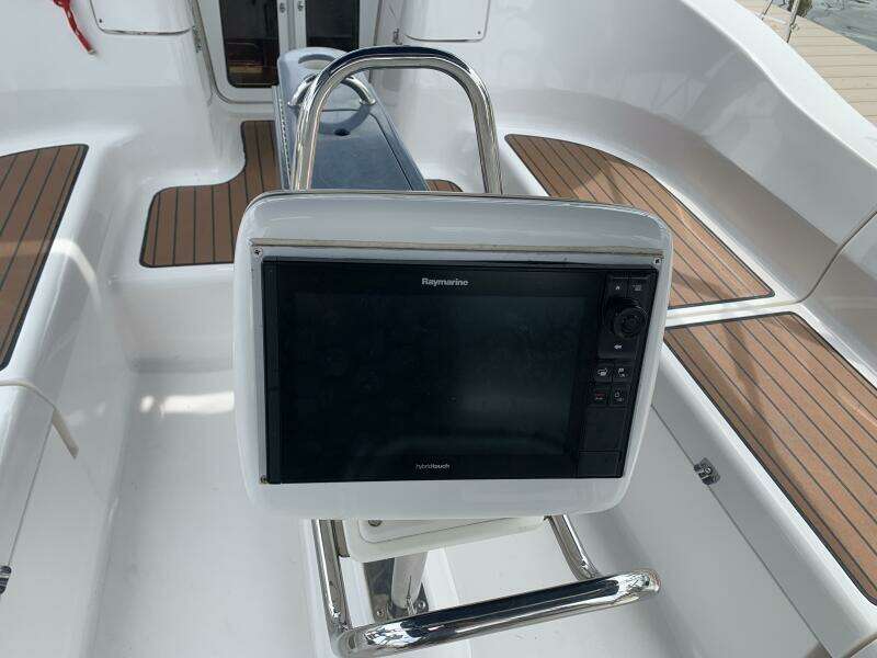 2009 Hunter 45 Deck Salon