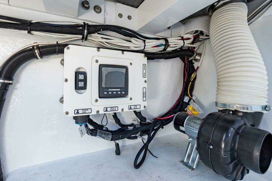 2024 Custom Chesapeake Bay Built Custom 33'