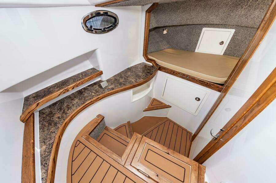 2024 Custom Chesapeake Bay Built Custom 33'