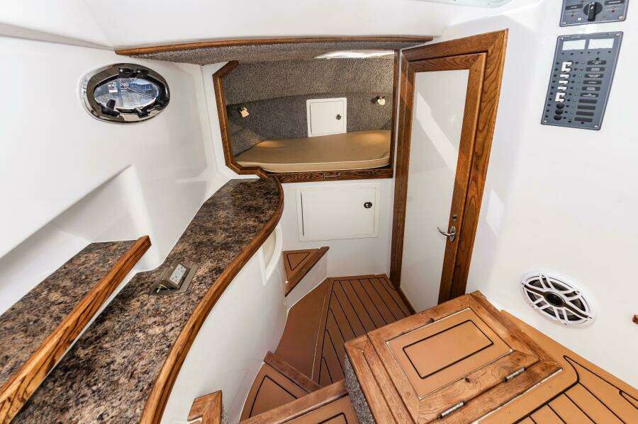 2024 Custom Chesapeake Bay Built Custom 33'