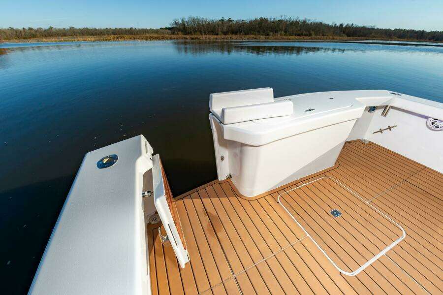 2024 Custom Chesapeake Bay Built Custom 33'
