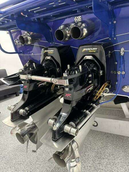 2005 Cigarette 39 Top Gun UNLIMITED