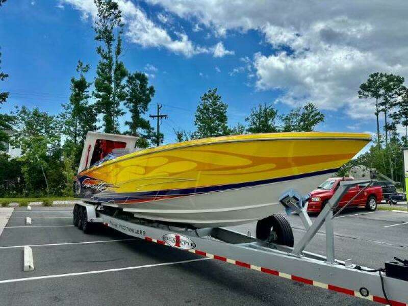 2005 Cigarette 39 Top Gun UNLIMITED