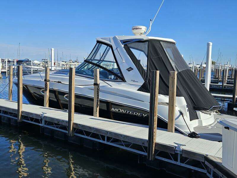 2016 Monterey 355 Sport Yacht