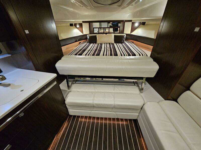 2016 Monterey 355 Sport Yacht