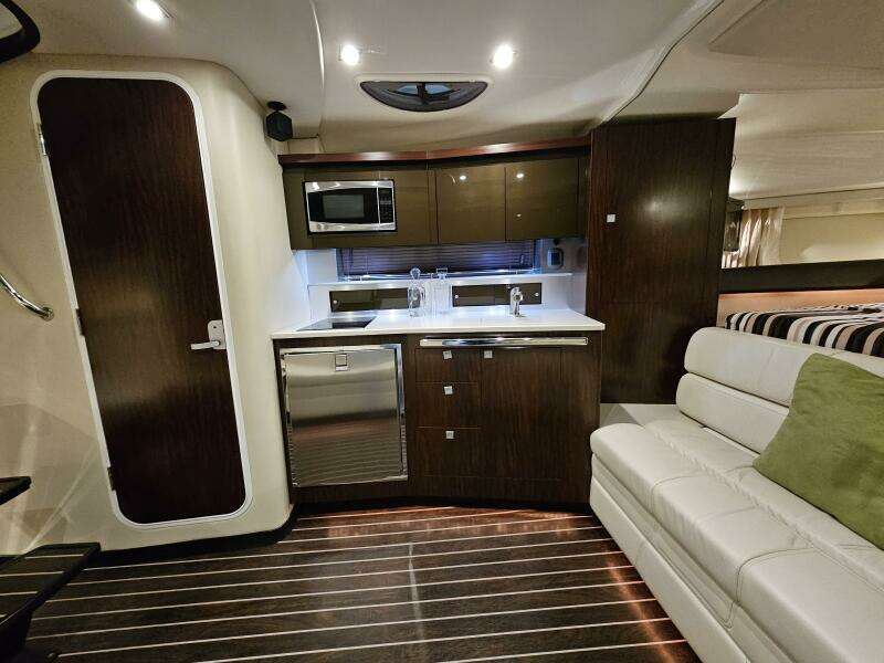 2016 Monterey 355 Sport Yacht