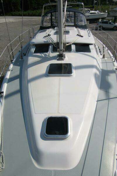 2008 Hunter 41 Deck Salon