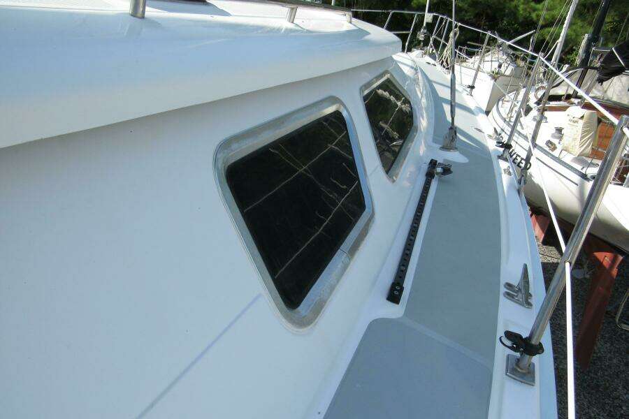 2008 Hunter 41 Deck Salon