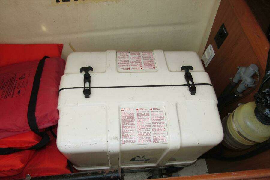 2008 Hunter 41 Deck Salon