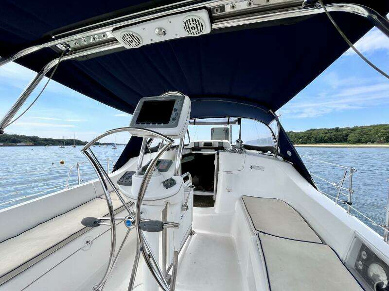 2008 Hunter 41 Deck Salon