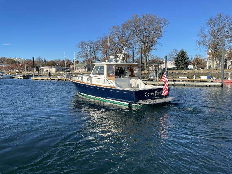 Grand Banks Eastbay 38 HX