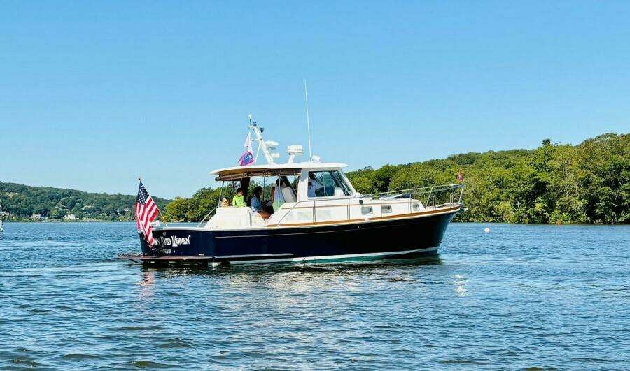 2001 Grand Banks Eastbay 38 Starboard Side