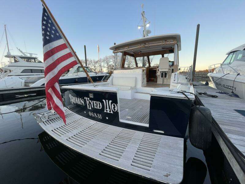 Grand Banks Eastbay 38 HX