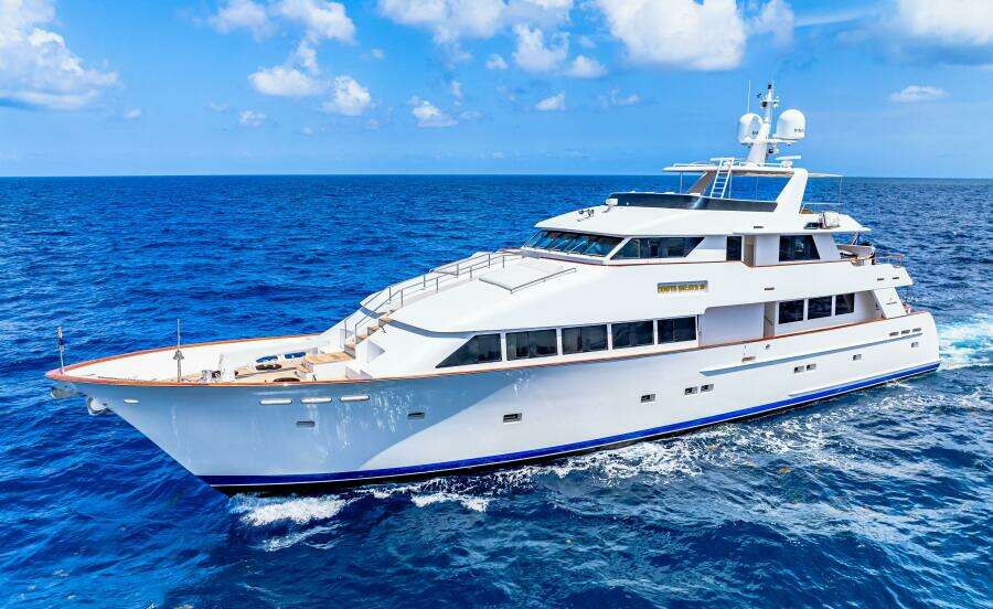 1996 Palmer Johnson TRI-DECK FB