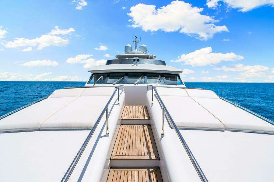 1996 Palmer Johnson TRI-DECK FB