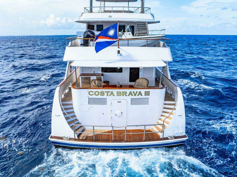 1996 Palmer Johnson TRI-DECK FB