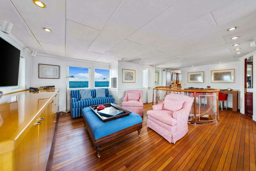 1996 Palmer Johnson TRI-DECK FB