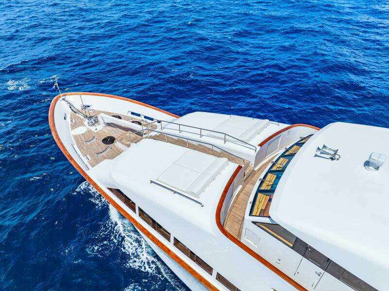 1996 Palmer Johnson TRI-DECK FB