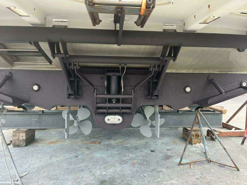 2005 Sea Ray 420 Sundancer