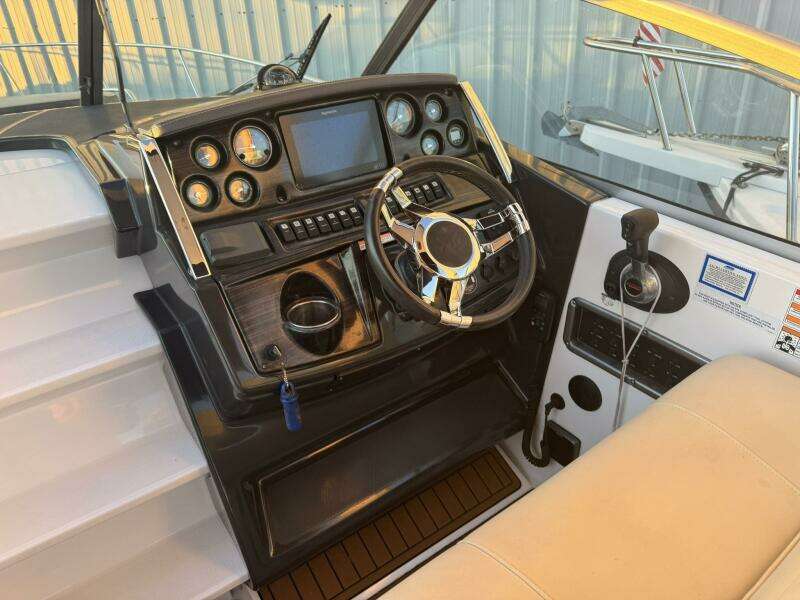 2018 Monterey 295 SY