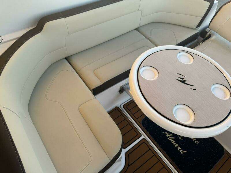 2018 Monterey 295 SY