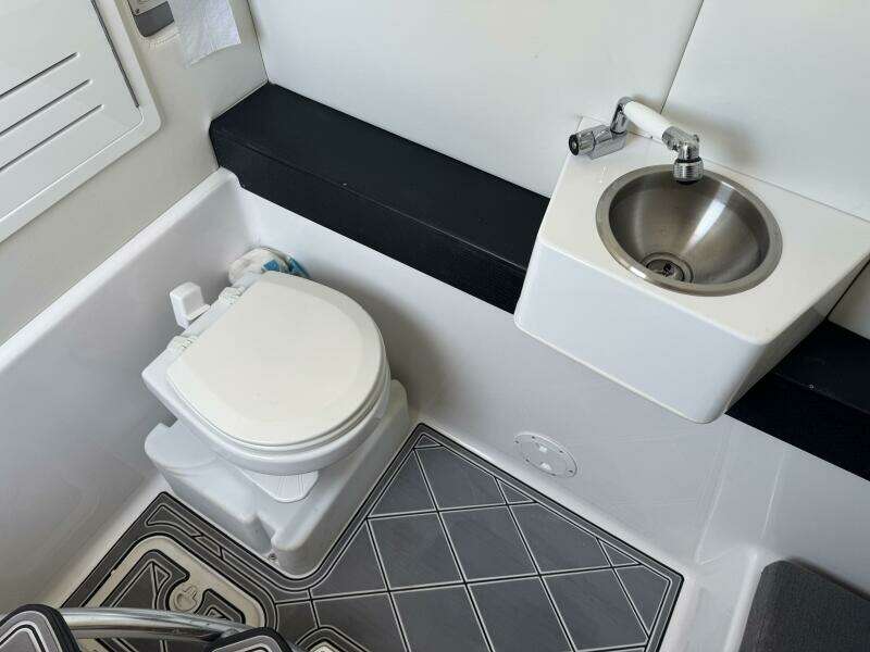 2023 Front Runner 36 CC