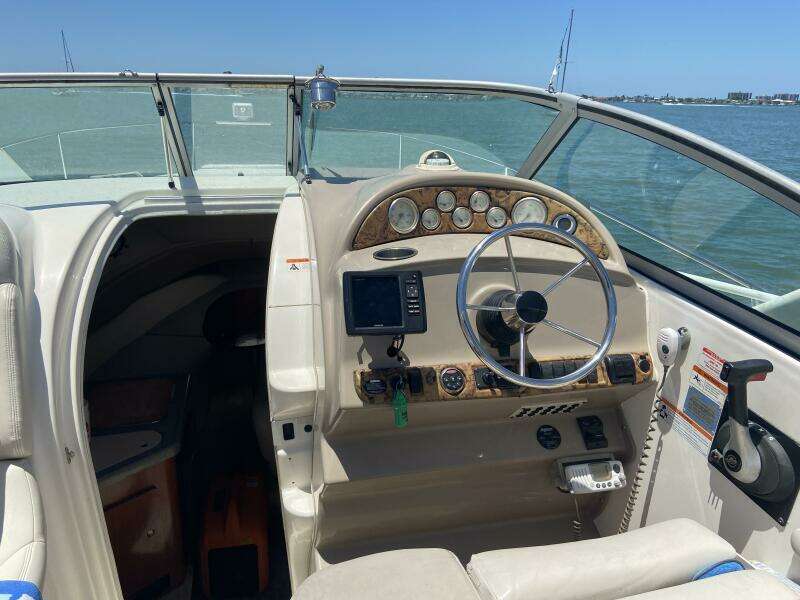 2006 Larson 274 Cabrio