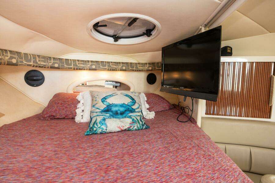 2000 Monterey 322 Cruiser