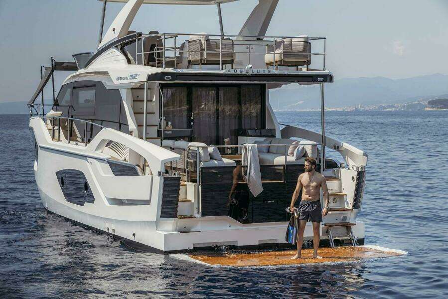 2026 Absolute 52 Fly