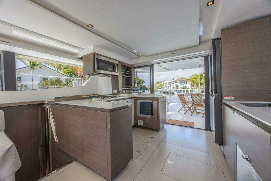 2024 Leopard 53 Powercat