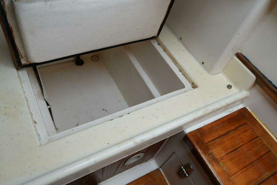 2000 Stolper 3800 Tournament Express