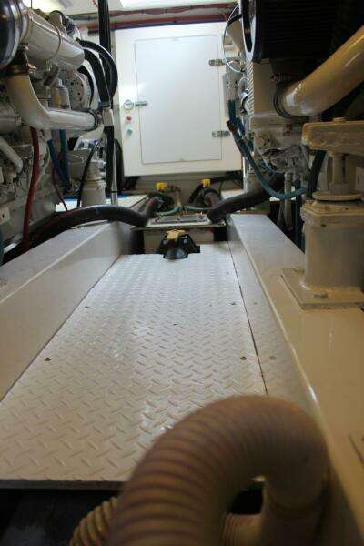 2000 Stolper 3800 Tournament Express