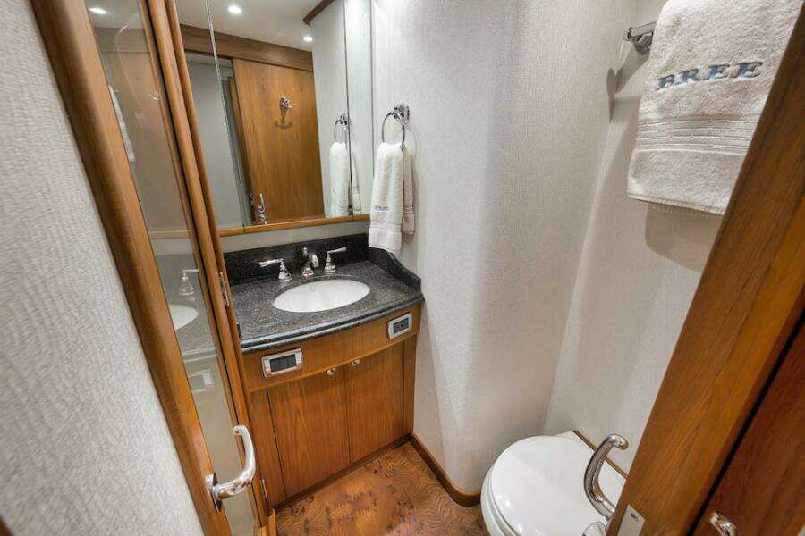 2016 Merritt 86' Enclosed Flybridge