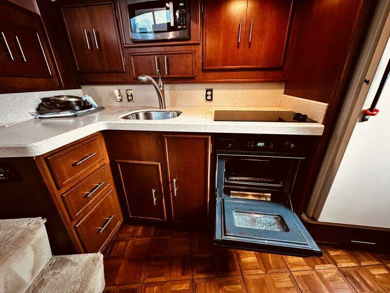 1985 Post 43 Sport Fisherman