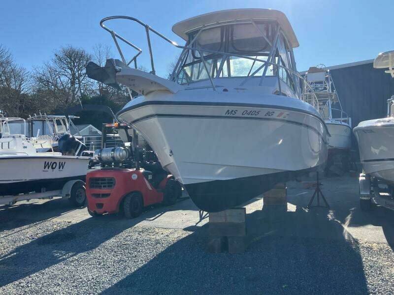 2004 Grady-White 232 Gulfstream