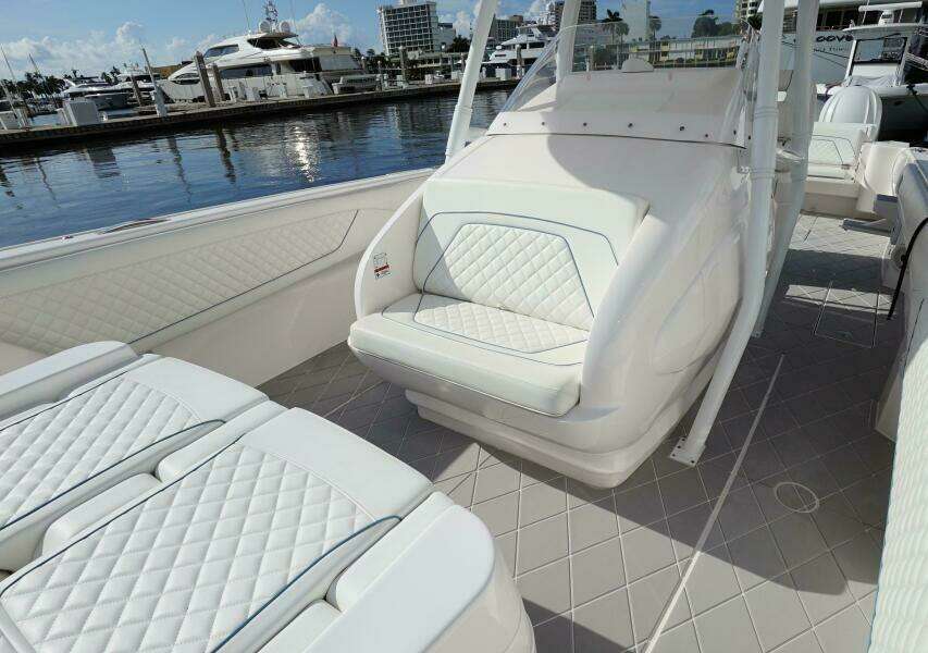 Talan't Show - Intrepid 40