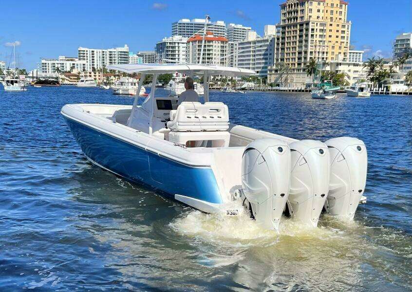 Talan't Show - Intrepid 40