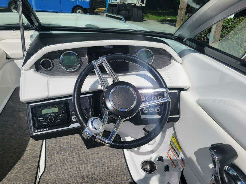2022 Four Winns HD3