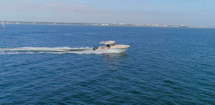 2022 32 Grady White Canyon 326 Running (6)