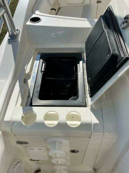 2008 Boston Whaler 320 Outrage