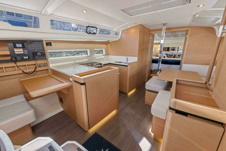 2022 Jeanneau Sun Odyssey 440
