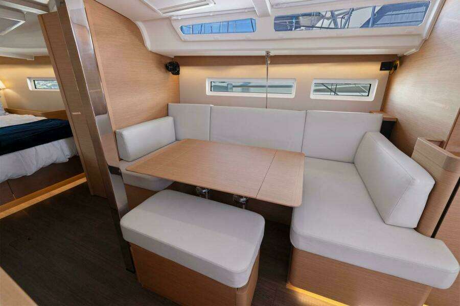 2022 Jeanneau Sun Odyssey 440
