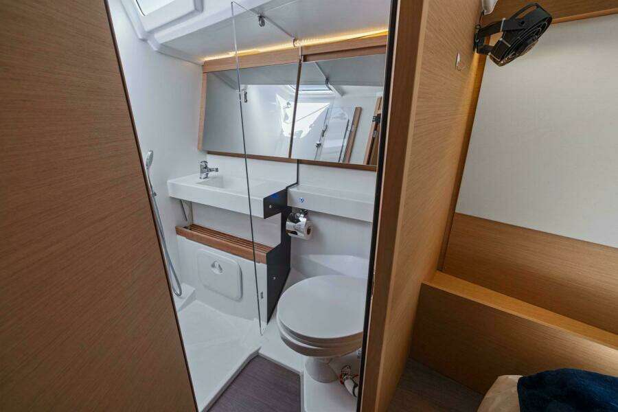 2022 Jeanneau Sun Odyssey 440