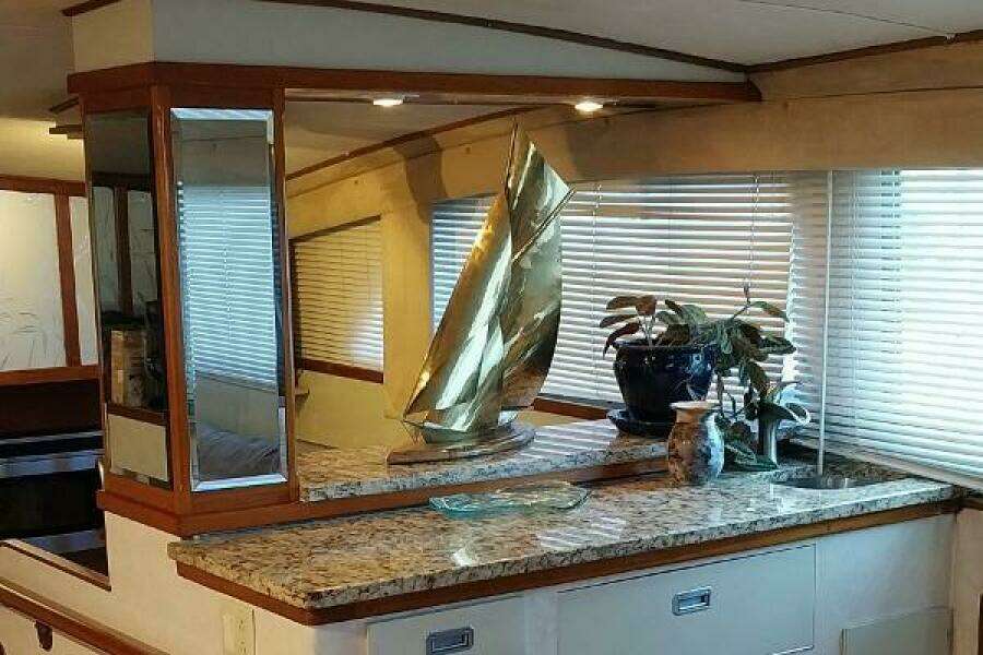 1976 Bertram Flybridge MY