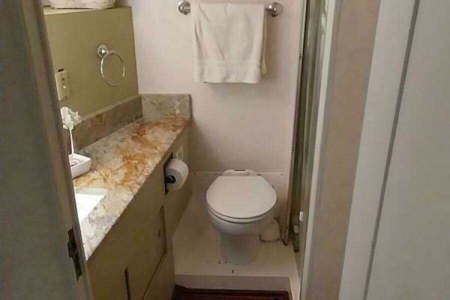 1976 Bertram Flybridge MY