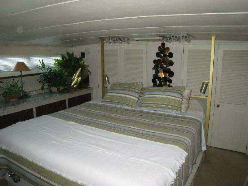 1976 Bertram Flybridge MY